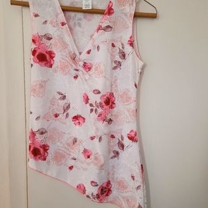 La Kohaki Sleeveless Medium Light Floral Top